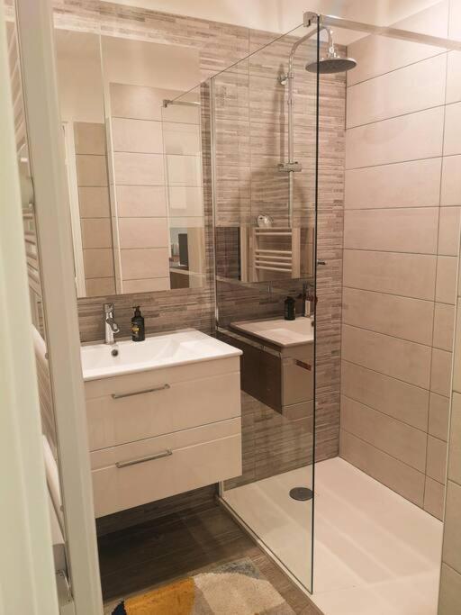 Appartement Proche Mer Avec Terrasse Et Jardin Privatif Hyères Exteriér fotografie